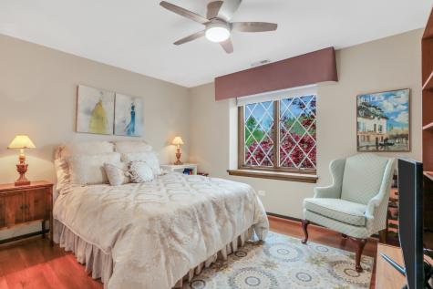 1525 Saratoga Court Libertyville IL 60048
