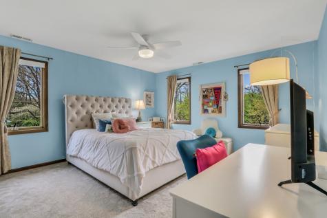 1525 Saratoga Court Libertyville IL 60048