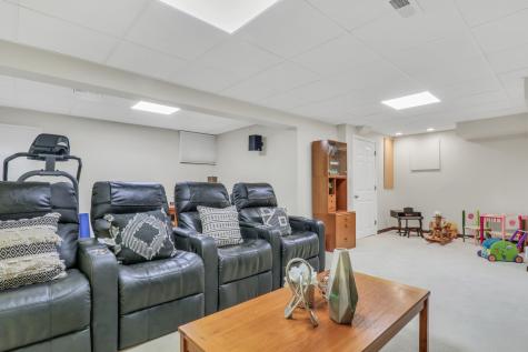 1525 Saratoga Court Libertyville IL 60048