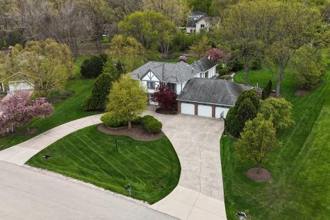 1525 Saratoga Court Libertyville IL 60048