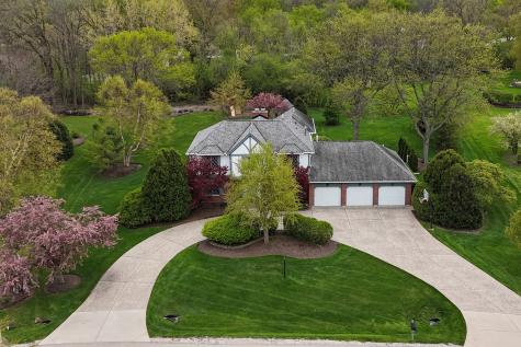 1525 Saratoga Court Libertyville IL 60048