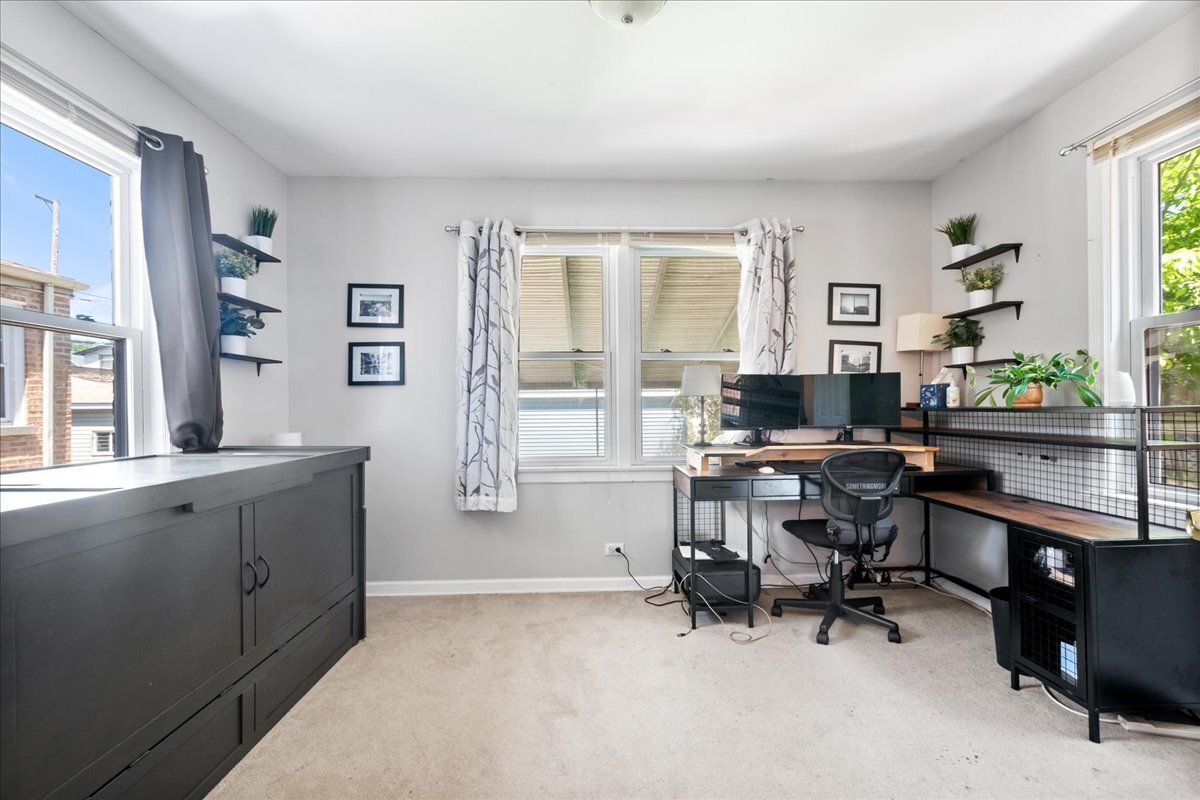 2504 West Jarvis Avenue Chicago IL 60645