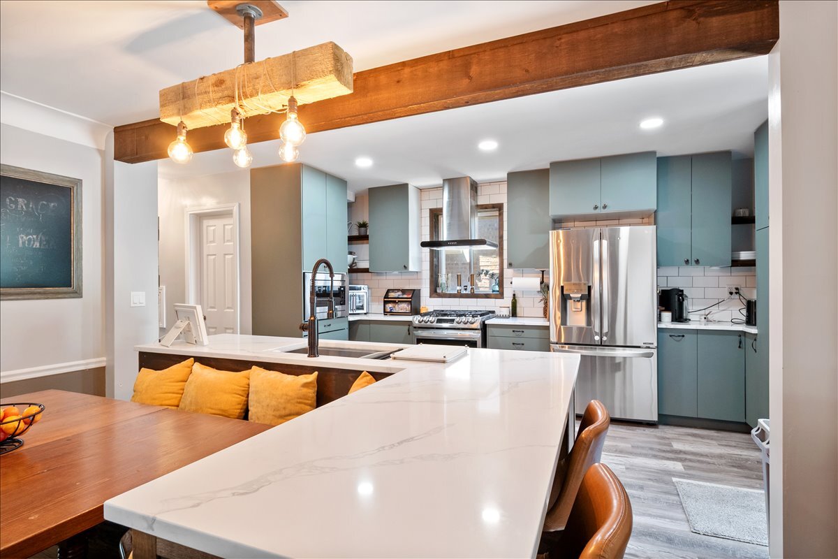 2504 West Jarvis Avenue Chicago IL 60645