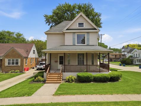 722 Highland Avenue Dixon IL 61021