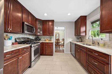 501 Hobby Avenue Frankfort IL 60423