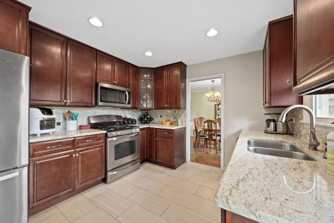 501 Hobby Avenue Frankfort IL 60423