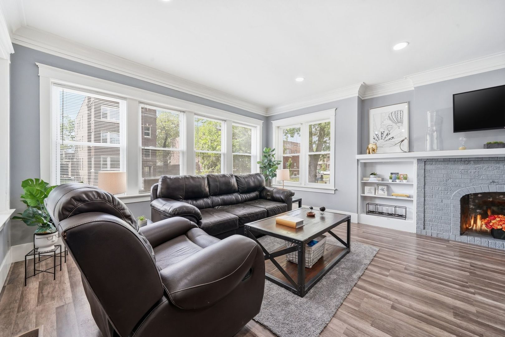 1518 East 73rd Place Chicago IL 60619