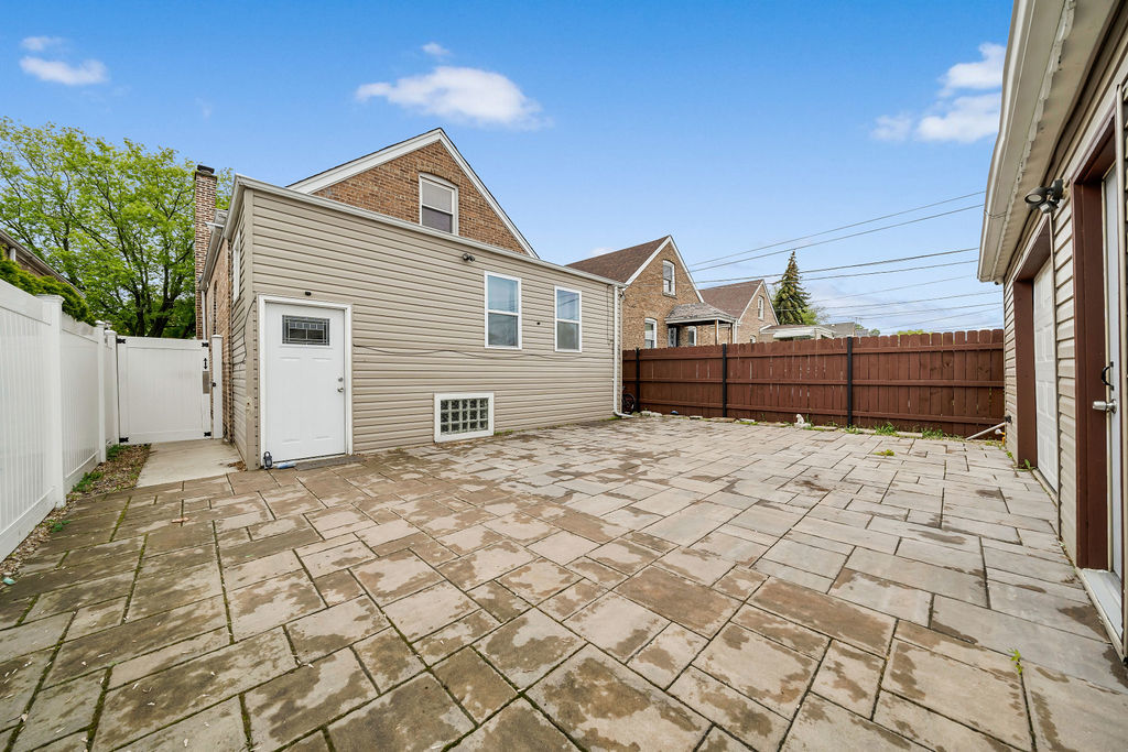 5309 South Lawndale Avenue Chicago IL 60632