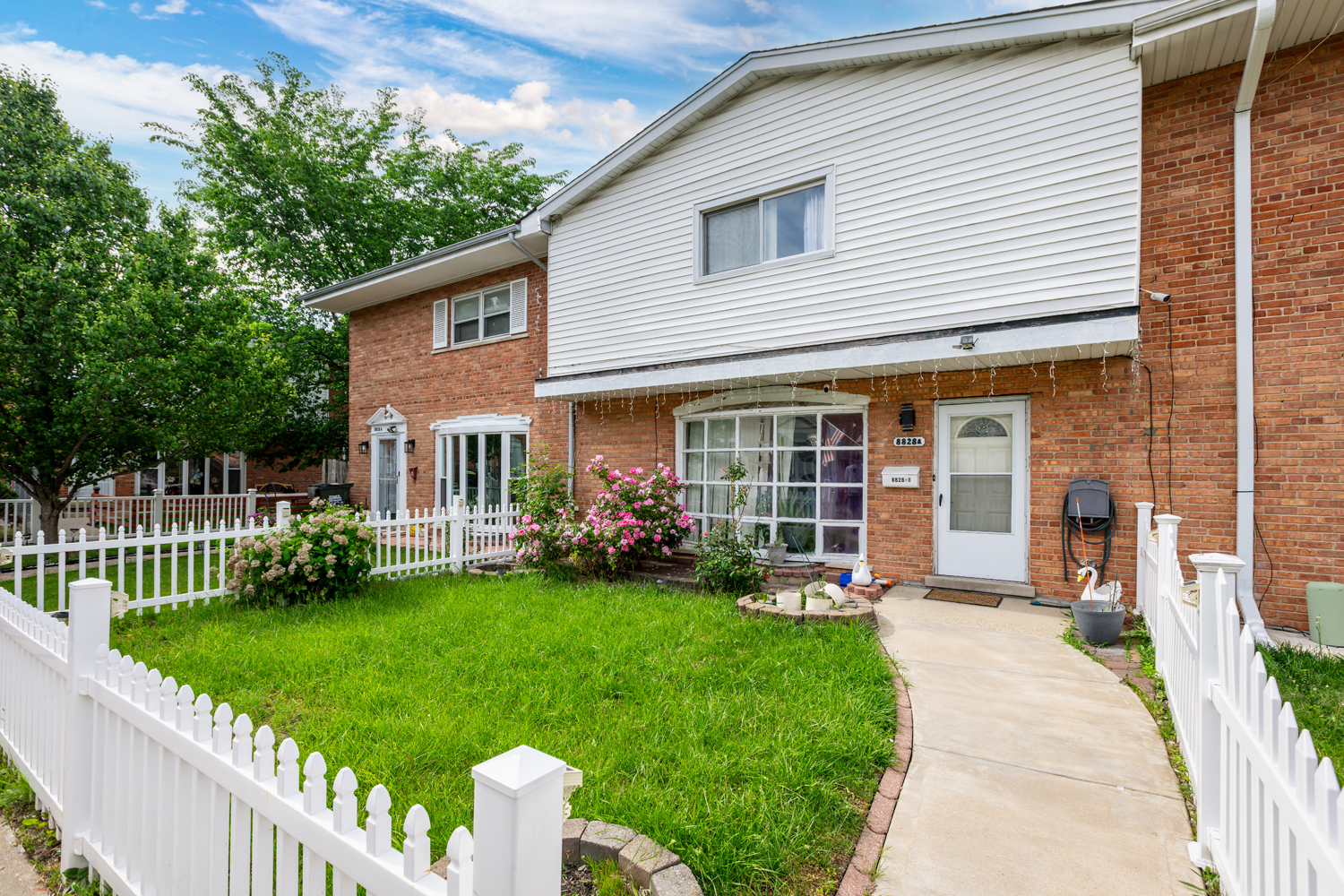 8828 Dee Road Des Plaines IL 60016