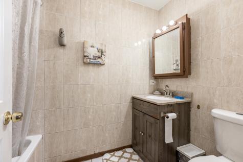 8828 Dee Road Des Plaines IL 60016