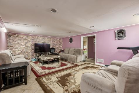 8828 Dee Road Des Plaines IL 60016