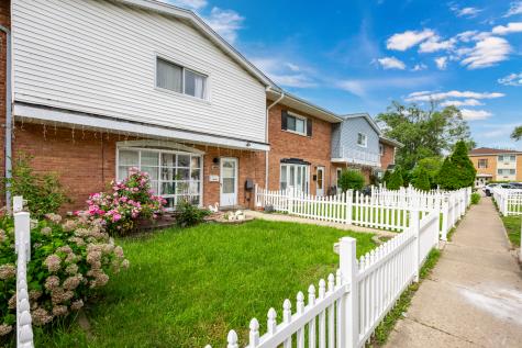 8828 Dee Road Des Plaines IL 60016