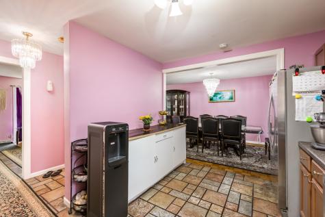 8828 Dee Road Des Plaines IL 60016