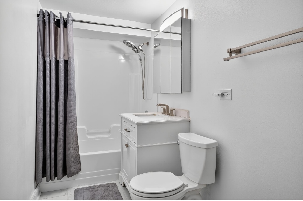 4953 South Michigan Avenue Chicago IL 60615