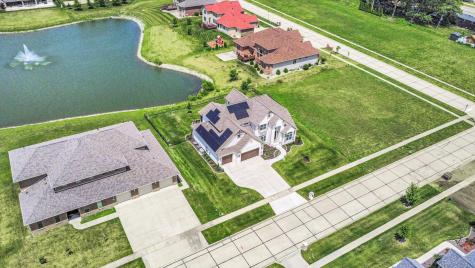 604 Cayman Way Savoy IL 61874