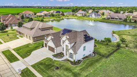 604 Cayman Way Savoy IL 61874