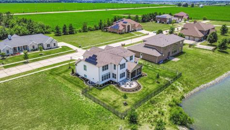 604 Cayman Way Savoy IL 61874