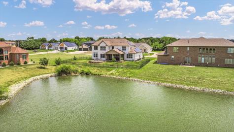 604 Cayman Way Savoy IL 61874