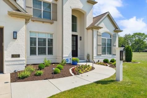 604 Cayman Way Savoy IL 61874