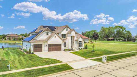 604 Cayman Way Savoy IL 61874