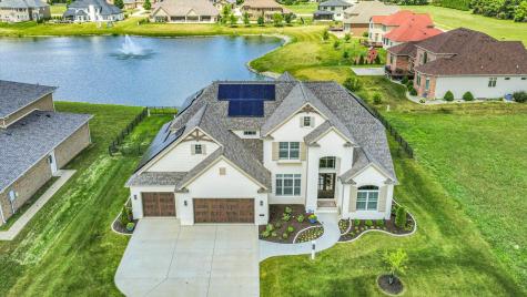 604 Cayman Way Savoy IL 61874