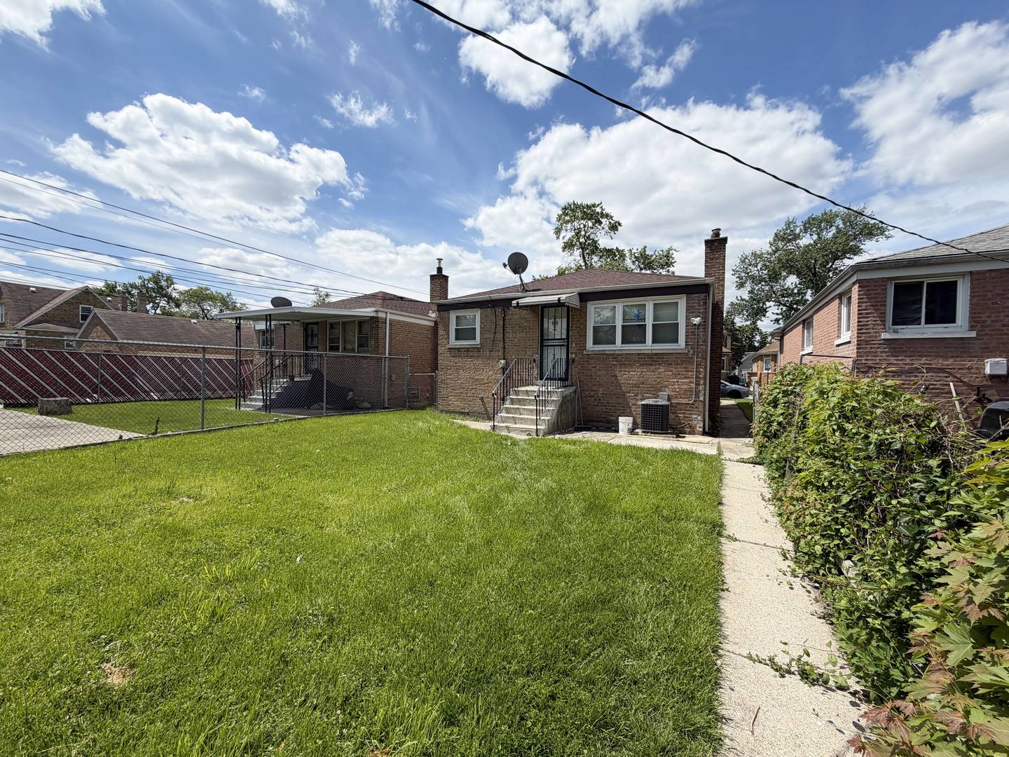 10139 South May Street Chicago IL 60643