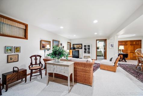 1919 Waverly Circle St. Charles IL 60174