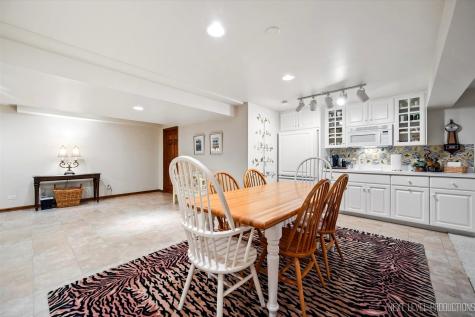1919 Waverly Circle St. Charles IL 60174