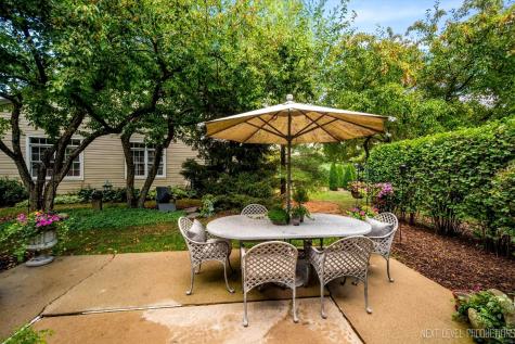 1919 Waverly Circle St. Charles IL 60174