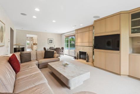 2445 Vicki Lane Northbrook IL 60062