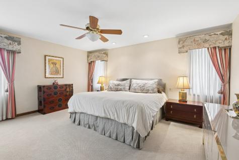 2445 Vicki Lane Northbrook IL 60062