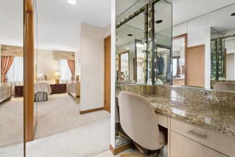 2445 Vicki Lane Northbrook IL 60062