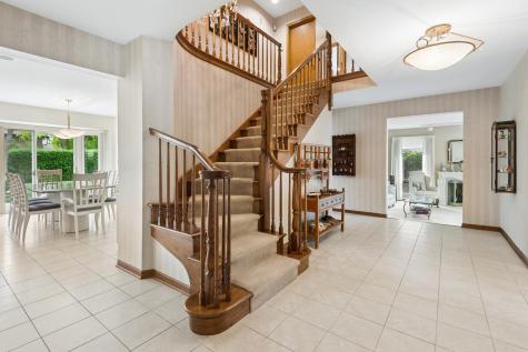2445 Vicki Lane Northbrook IL 60062