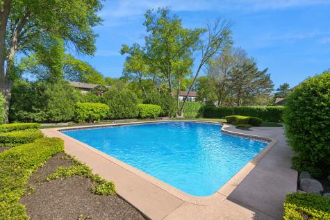 2445 Vicki Lane Northbrook IL 60062