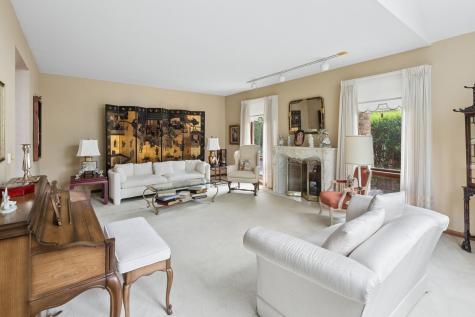 2445 Vicki Lane Northbrook IL 60062