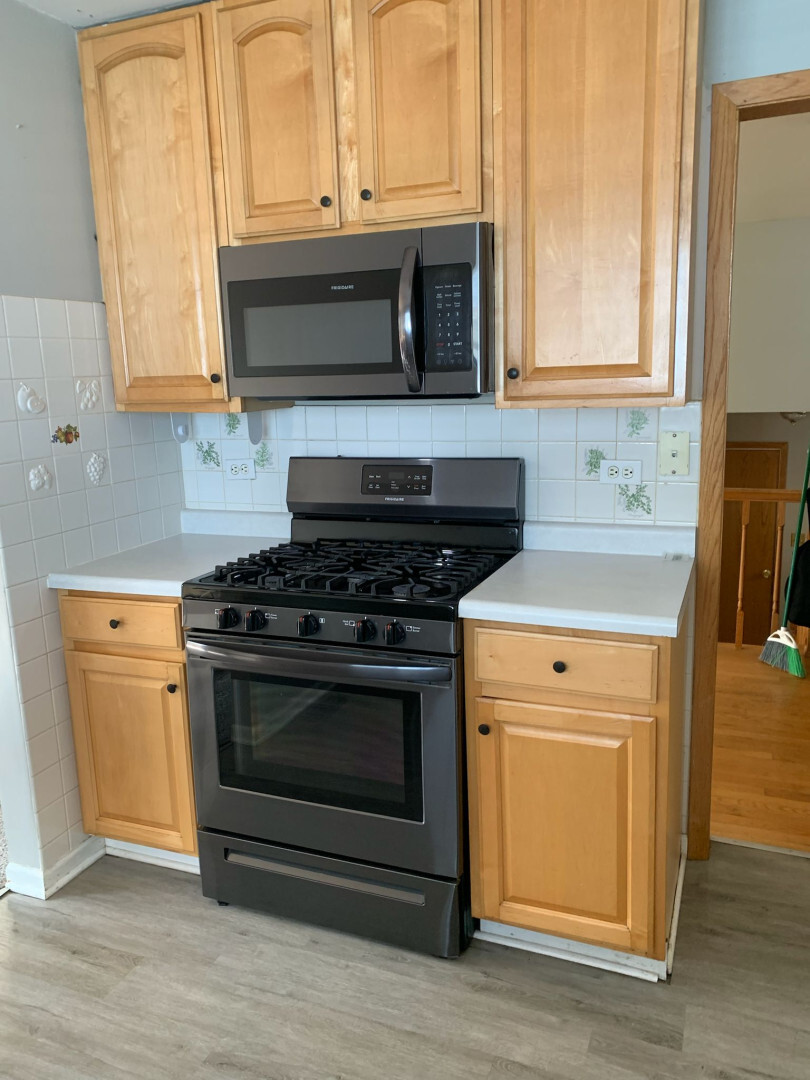 1073 Foxworth Boulevard Lombard IL 60148