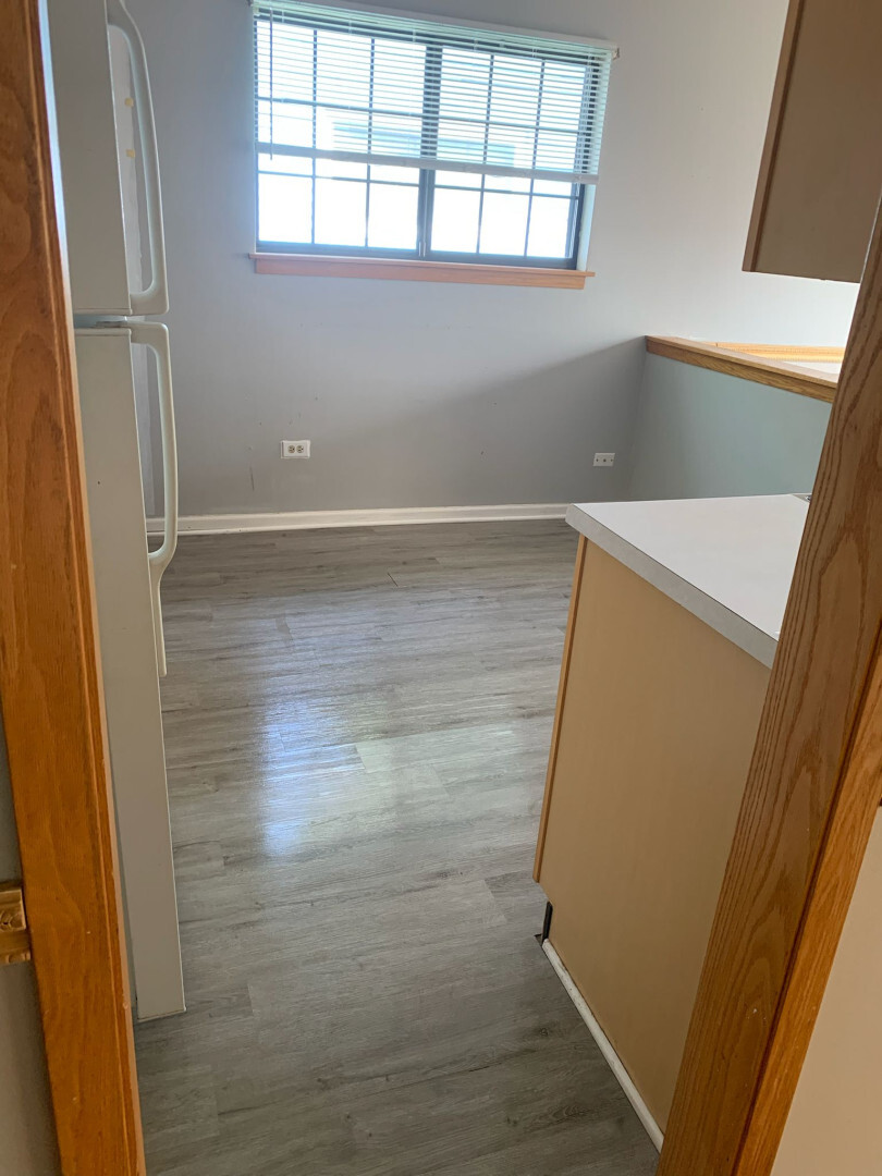 1073 Foxworth Boulevard Lombard IL 60148