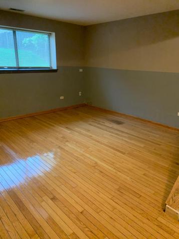 1073 Foxworth Boulevard Lombard IL 60148