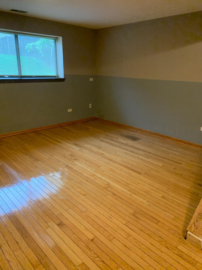 1073 Foxworth Boulevard Lombard IL 60148