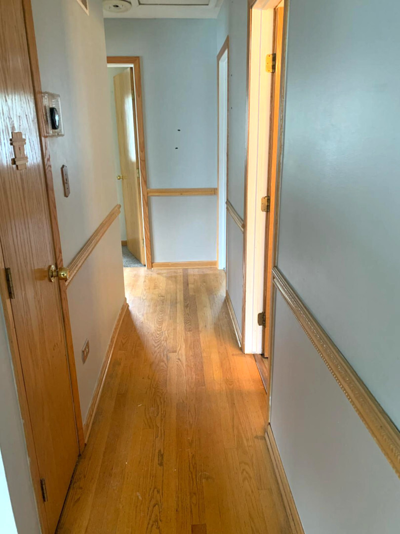 1073 Foxworth Boulevard Lombard IL 60148