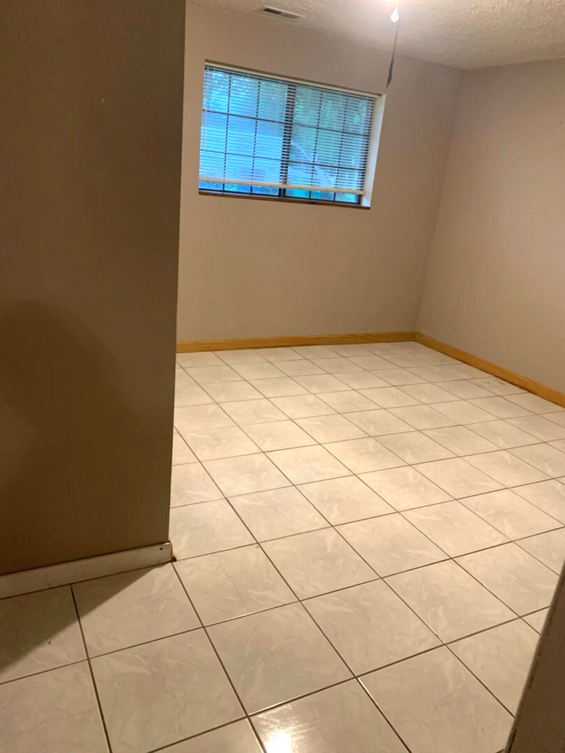 1073 Foxworth Boulevard Lombard IL 60148