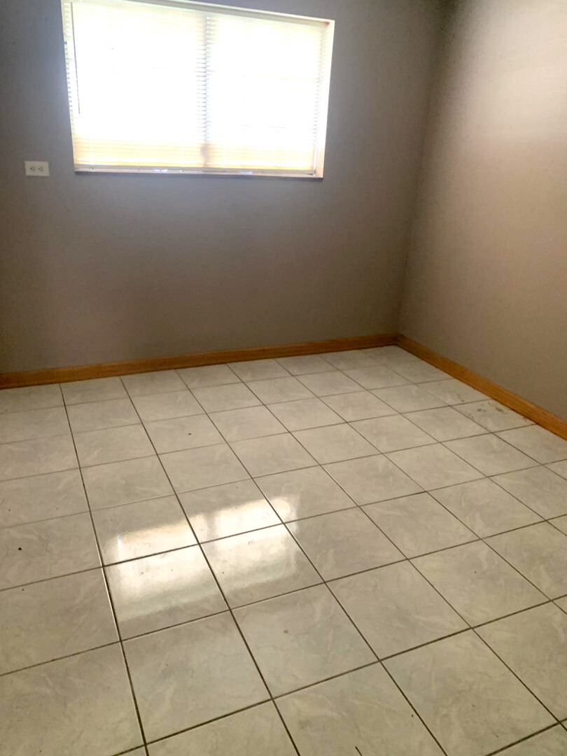 1073 Foxworth Boulevard Lombard IL 60148