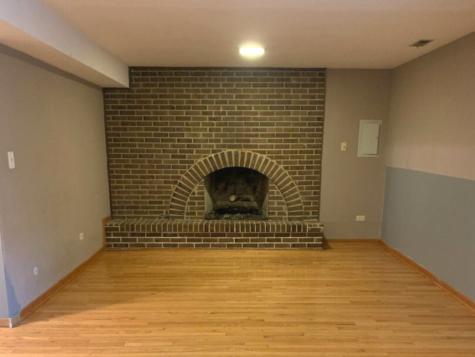 1073 Foxworth Boulevard Lombard IL 60148