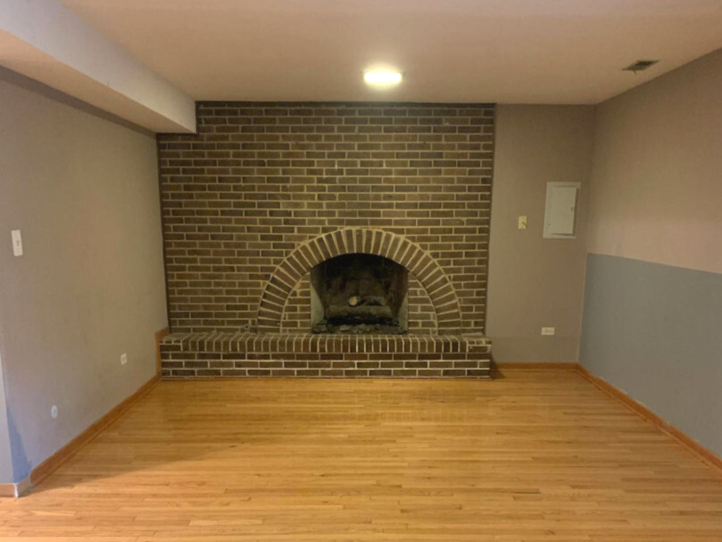 1073 Foxworth Boulevard Lombard IL 60148