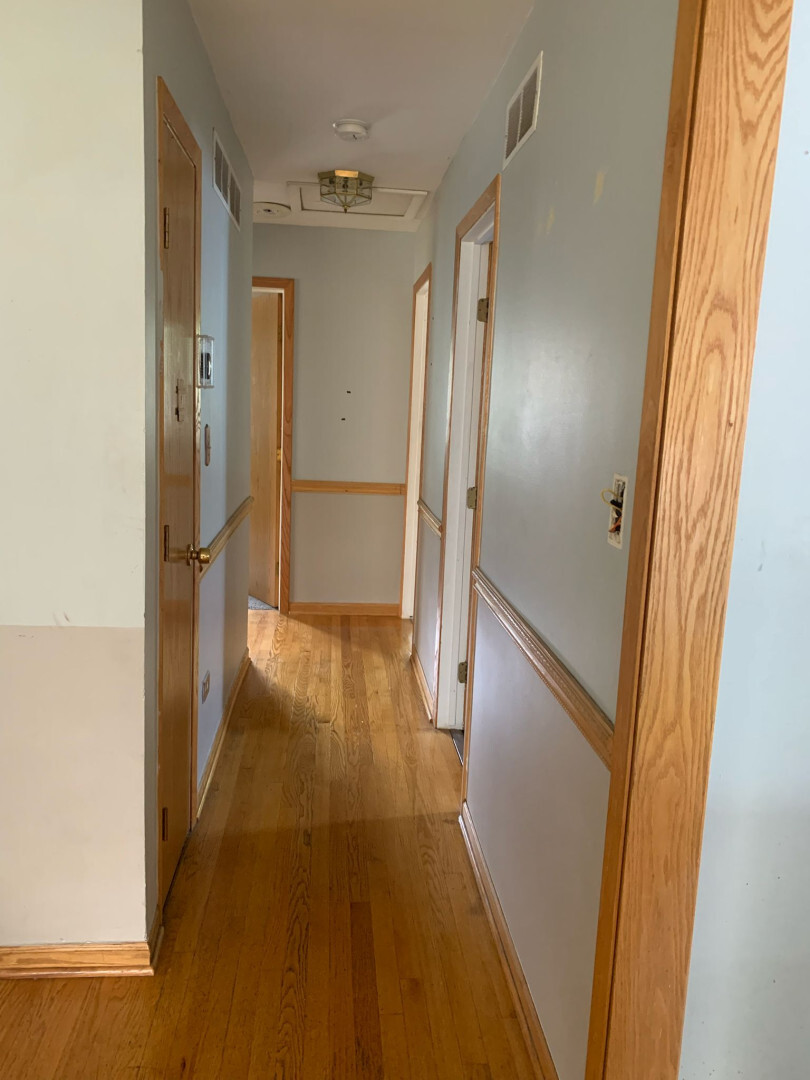 1073 Foxworth Boulevard Lombard IL 60148