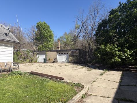 706 Dewey Street Harvard IL 60033