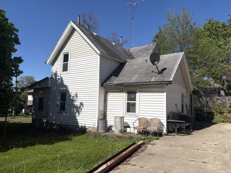 706 Dewey Street Harvard IL 60033