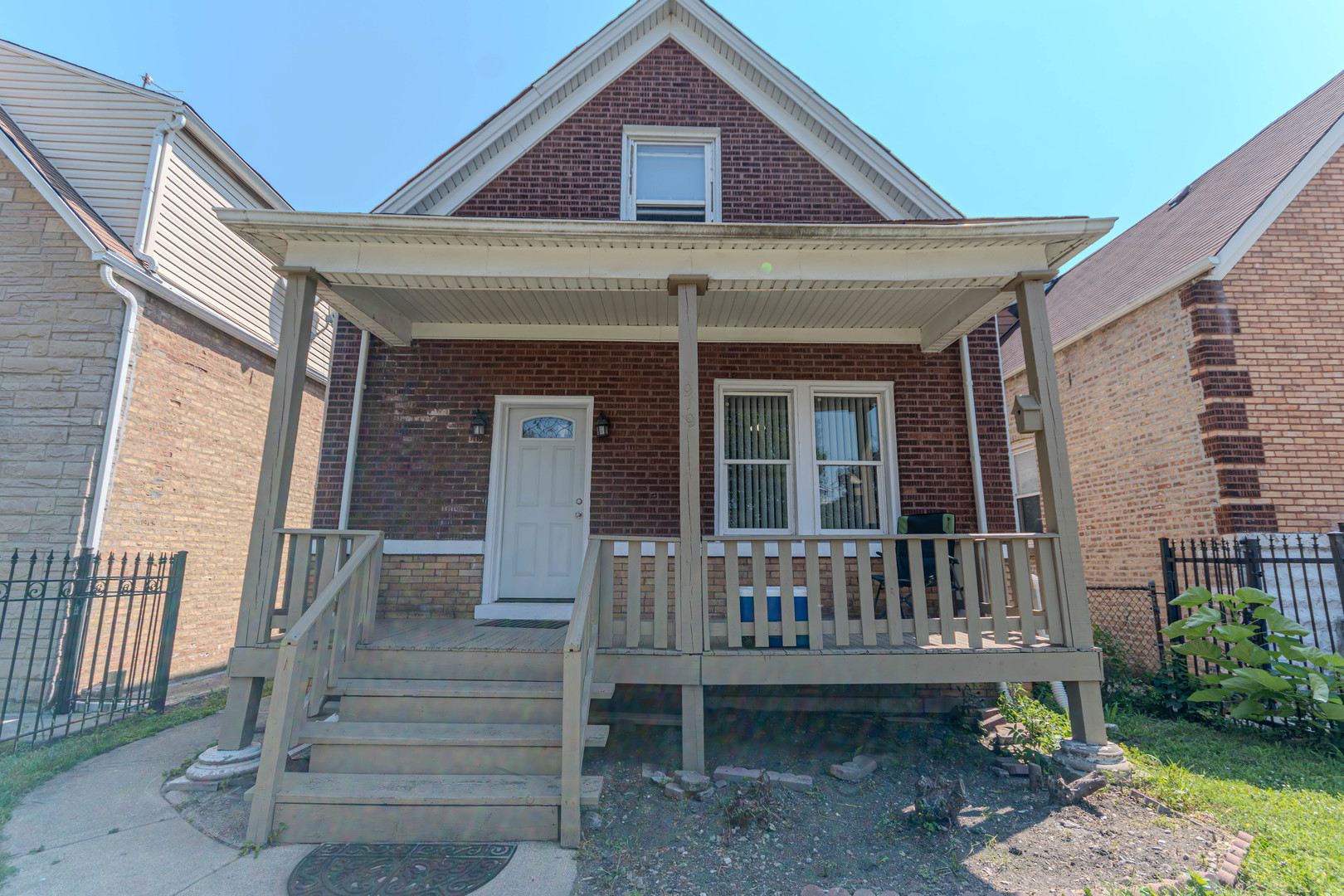 919 North Karlov Avenue Chicago IL 60651