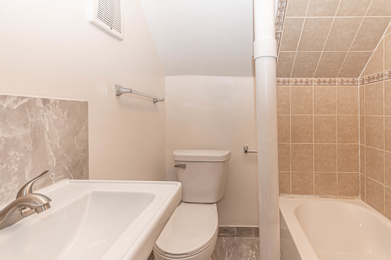 919 North Karlov Avenue Chicago IL 60651