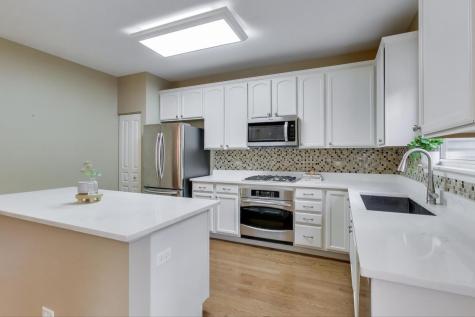 934 Tuscany Drive Streamwood IL 60107